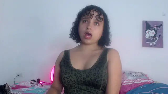 Snapshot of lou_cute chatting on February 6, 2025, 4:10 am lou cute online show from February 6, 2025, 4:10 am