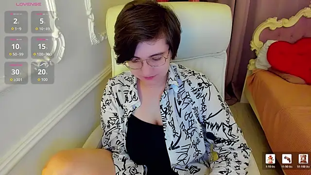 Snapshot of Lily_Marlin chatting on July 24, 2026, 12:19 am Lily Marlin online show from July 24, 2026, 12:19 am