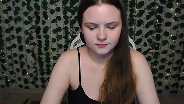 IxxiLiana online show from December 6, 2024, 4:14 am