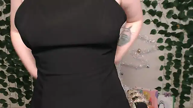 IxxiLiana online show from December 30, 2024, 5:15 am
