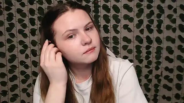 IxxiLiana online show from January 13, 2025, 4:18 am