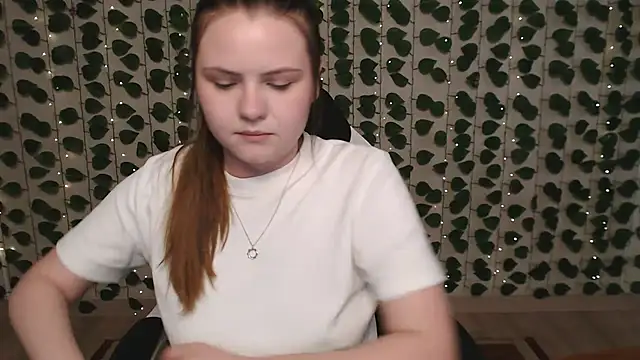 IxxiLiana online show from March 9, 2025, 8:29 am