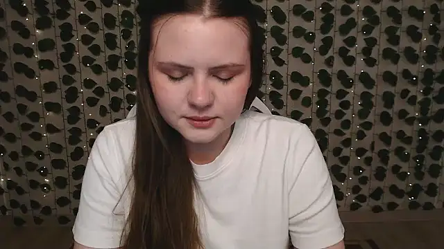 IxxiLiana online show from March 15, 2025, 5:08 am