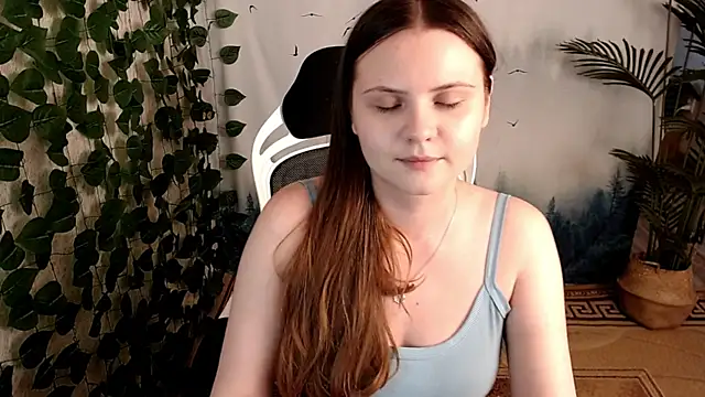 IxxiLiana online show from March 18, 2025, 8:47 am