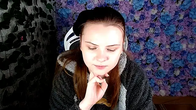 IxxiLiana online show from September 26, 2025, 5:11 am