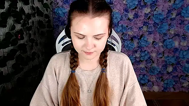 IxxiLiana online show from September 27, 2025, 5:12 am