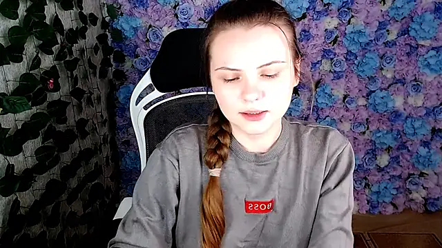 IxxiLiana online show from October 2, 2025, 5:14 am