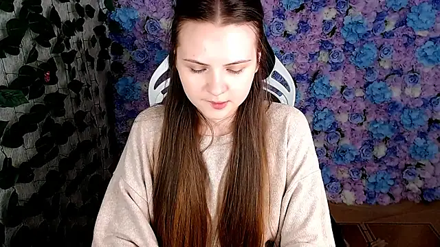 IxxiLiana online show from October 6, 2025, 5:05 am