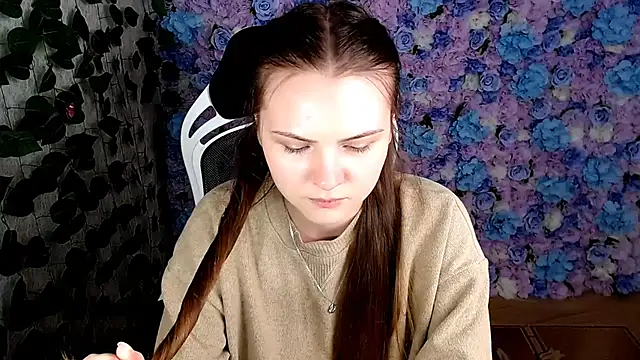 IxxiLiana online show from October 7, 2025, 5:15 am