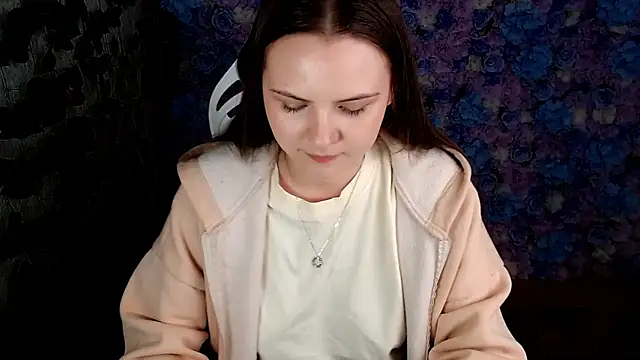 IxxiLiana online show from October 11, 2025, 5:17 am