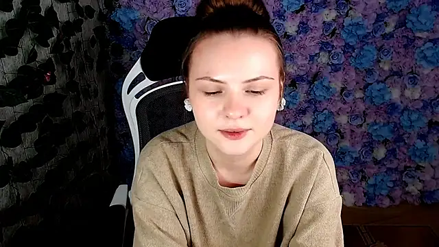 IxxiLiana online show from October 15, 2025, 5:07 am