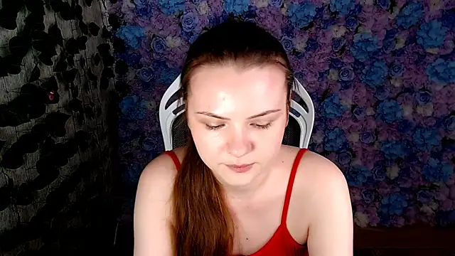 IxxiLiana online show from October 24, 2025, 5:04 am