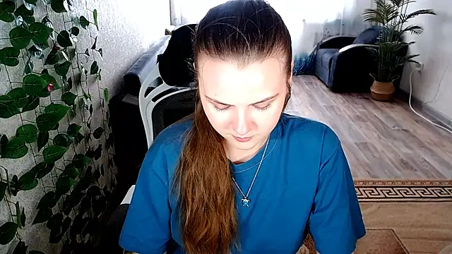 IxxiLiana online show from October 31, 2025, 4:02 am