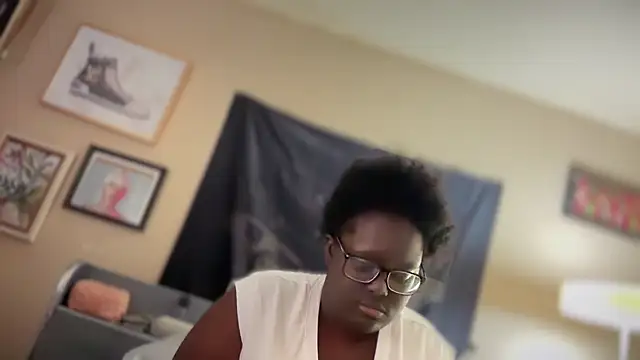 Yagurl  west online show from January 26, 2025, 10:35 pm