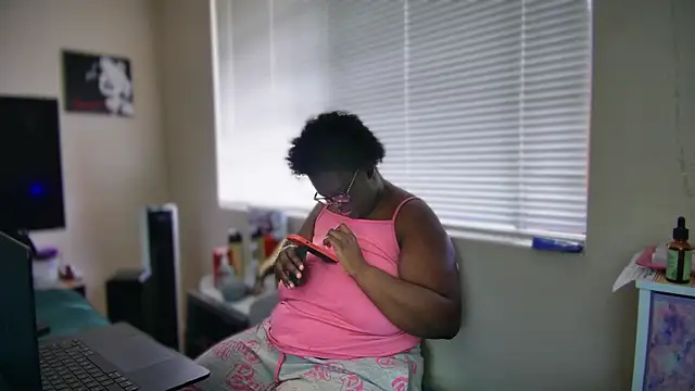 Yagurl  west online show from January 30, 2025, 8:53 pm