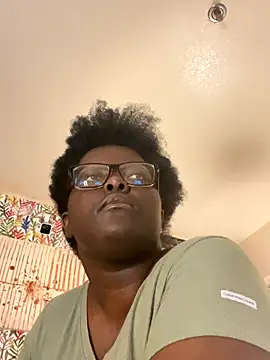 Yagurl  west online show from November 7, 2025, 10:32 pm