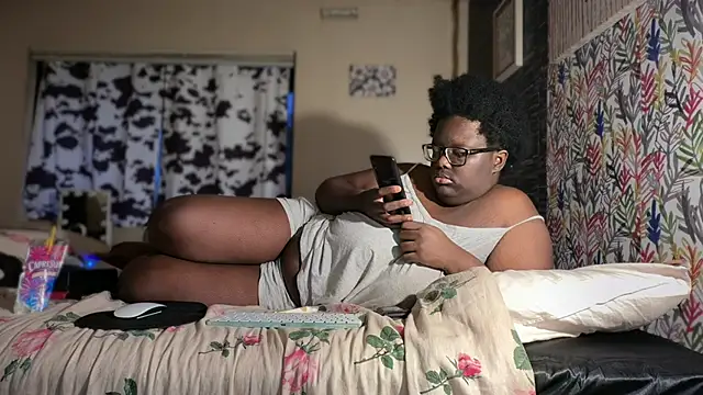 Yagurl  west online show from January 15, 2026, 1:32 am