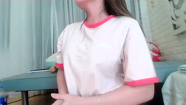 Snapshot of Miyeon_99999 chatting on October 25, 2025, 1:40 pm Miyeon 99999 online show from October 25, 2025, 1:40 pm