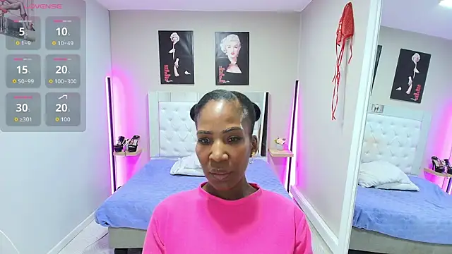 Snapshot of kimmturner chatting on October 11, 2025, 12:58 pm kimmturner online show from October 11, 2025, 12:58 pm