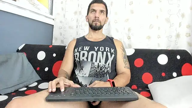 JULESLAKES online show from October 31, 2025, 4:08 pm