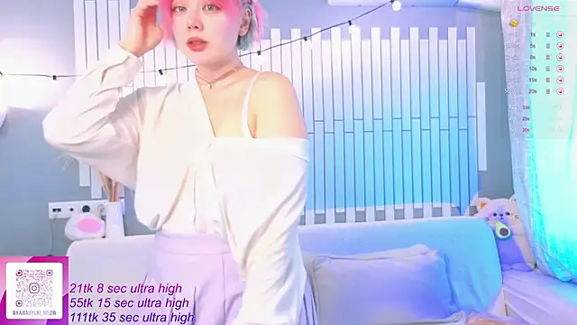   KawaiiYuki   online show from October 5, 2025, 5:17 am