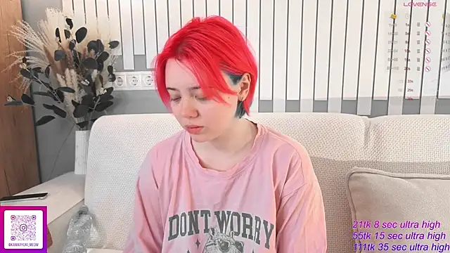   KawaiiYuki   online show from November 8, 2025, 6:35 am