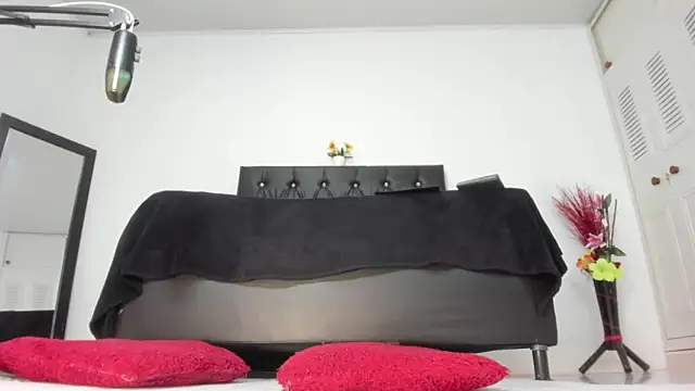 martinaclark online show from May 16, 2026, 1:13 am