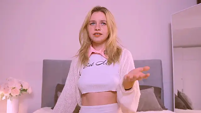 FapClubFamm online show from September 19, 2025, 5:24 pm