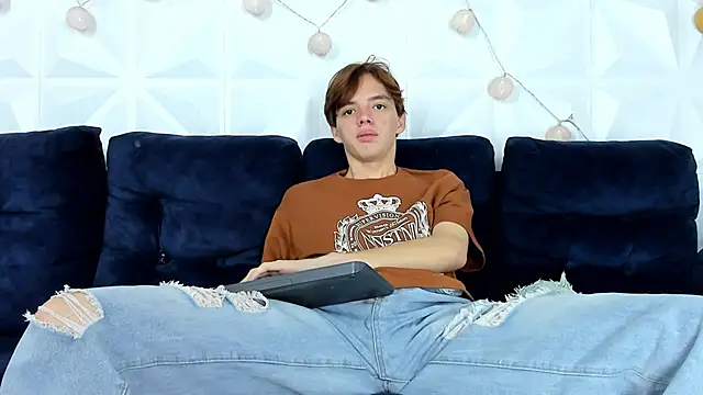 daniel hot03 online show from February 9, 2025, 1:14 pm