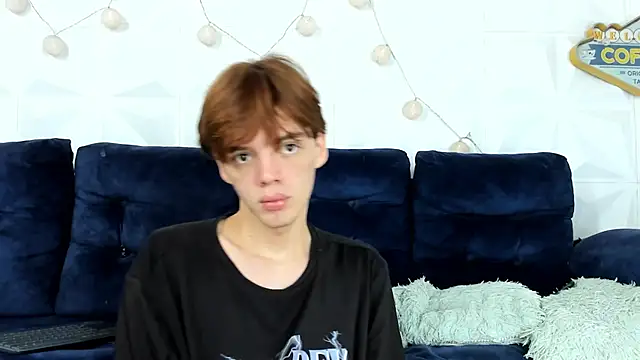 daniel hot03 online show from February 11, 2025, 9:25 pm