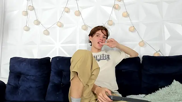 daniel hot03 online show from February 25, 2025, 9:24 pm