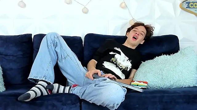 daniel hot03 online show from March 13, 2025, 2:01 pm