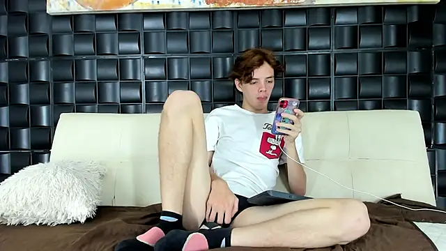 daniel hot03 online show from March 21, 2025, 9:45 pm