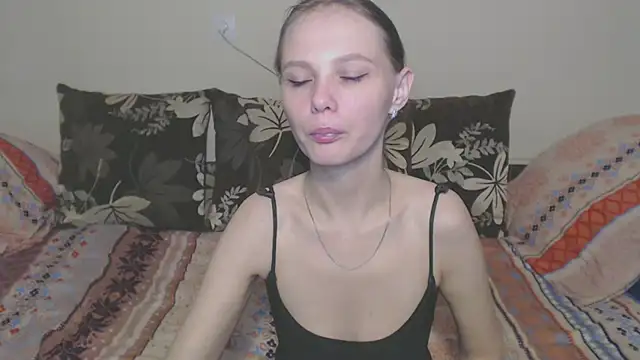 Snapshot of Nika_Shiny chatting on December 12, 2024, 5:31 am Nika Shiny online show from December 12, 2024, 5:31 am