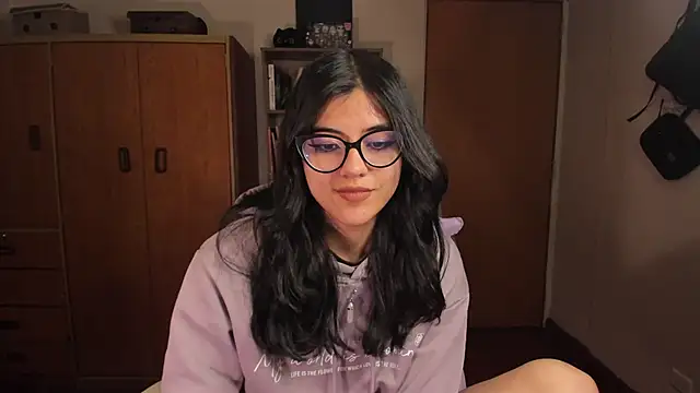 Snapshot of valerie__skyy chatting on January 3, 2025, 4:00 am valerie skyy online show from January 3, 2025, 4:00 am