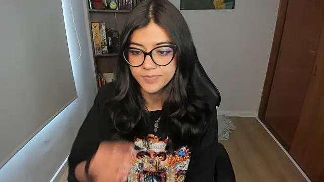 Snapshot of valerie__skyy chatting on December 19, 2025, 3:52 pm valerie skyy online show from December 19, 2025, 3:52 pm