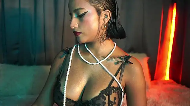 JulietaWinona online show from February 28, 2026, 9:27 pm