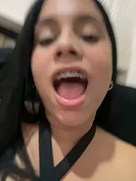 pamela anderson  online show from December 20, 2024, 1:47 am