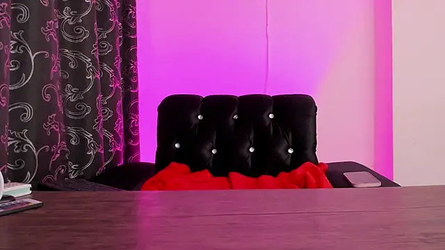 Mialenox online show from December 28, 2024, 1:18 am