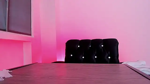 Mialenox online show from February 22, 2025, 10:20 pm