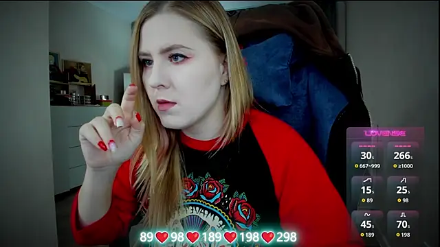 Olivia Munk online show from November 8, 2025, 4:23 am