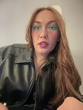 MichelleFerry  online show from January 5, 2025, 4:58 am