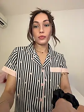 Snapshot of MichelleFerry_ chatting on May 29, 2026, 3:04 am MichelleFerry online show from May 29, 2026, 3:04 am