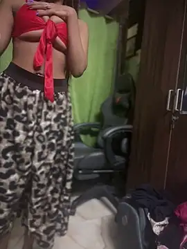 Snapshot of PARI_Hun chatting on February 14, 2026, 10:23 am PARI Hun online show from February 14, 2026, 10:23 am