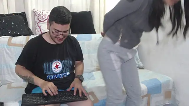 luxury sex 17 online show from February 17, 2026, 10:16 pm