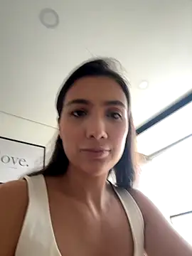 AnnaCastillo  online show from December 4, 2025, 9:34 pm