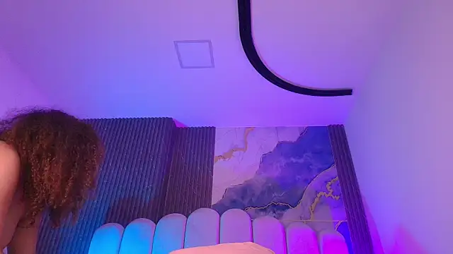 jones maddy  online show from January 8, 2026, 11:56 am