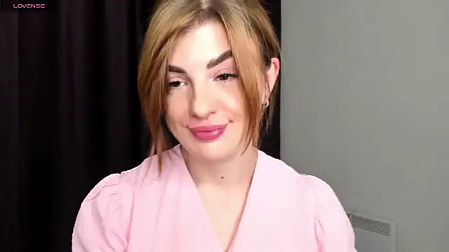  comefeelme  online show from January 24, 2025, 4:28 pm