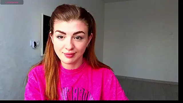  comefeelme  online show from March 11, 2025, 10:29 am