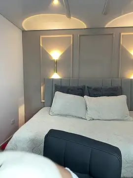 Snapshot of Miss_blue69 chatting on February 18, 2025, 1:43 am Miss blue69 online show from February 18, 2025, 1:43 am